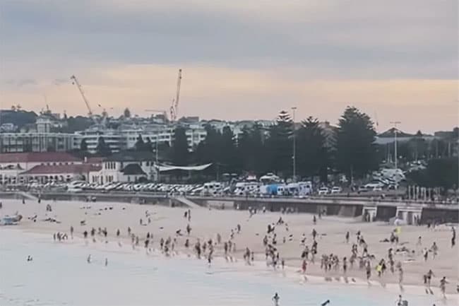 Gunshots heard in Sydney’s Bondi Beach as police urge people to stay away