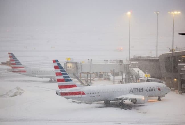 U.S. storm leaves 1 million without power, forces 10,000 flight cancellations