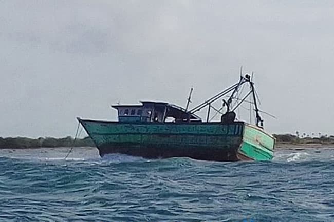 25 Indian fishermen arrested by Sri Lanka Navy