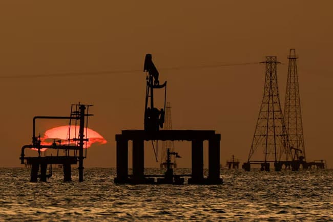 Oil prices rise 1% as Iran crisis disrupts Middle East supply