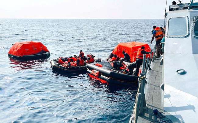Sri Lanka to decide fate of Iranian sailors after diplomatic meeting