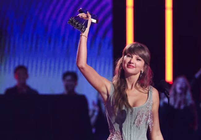 Taylor Swift and ‘Showgirl’ dominate iHeartRadio Music Awards