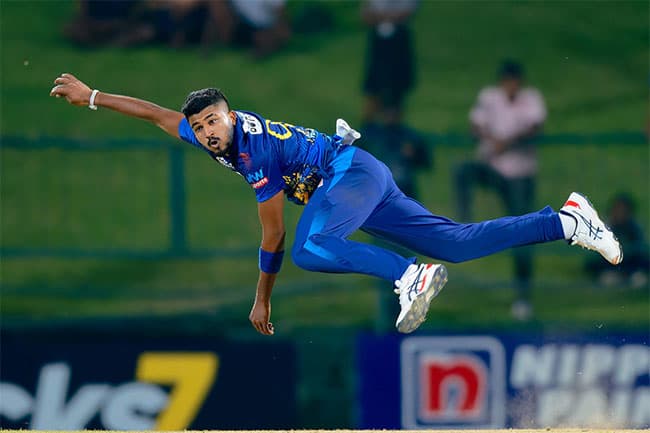 Hyderabad signs Dilshan Madushanka as injury replacement for Brydon Carse