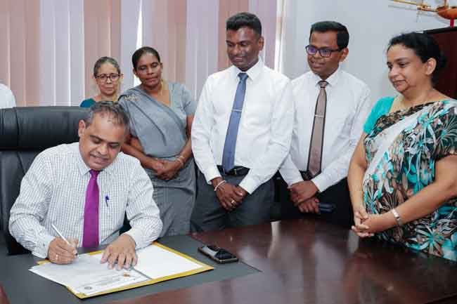 New NIE Director General assumes duties