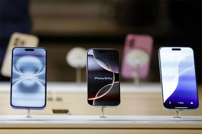 Apple settles lawsuit over late Siri AI features for $250 million