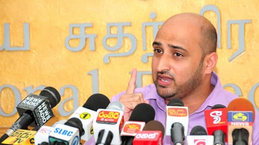 Govt is even afraid of drones - Muzammil