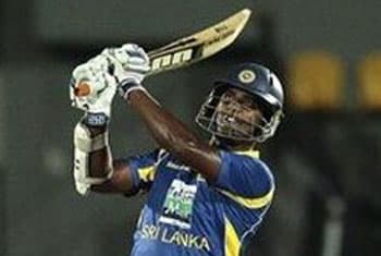 Sri Lanka win last-ball thriller to seal series