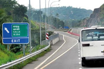 E01: Kokmaduwa, Welipenna interchanges flooded