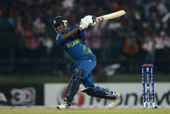 Mathews lifts Sri Lanka to 160/6