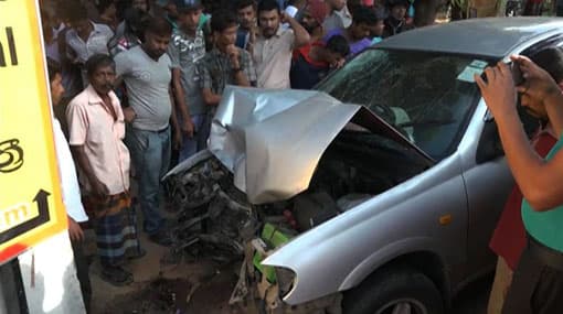Three dead, 2 injured as car and motorcycle collide