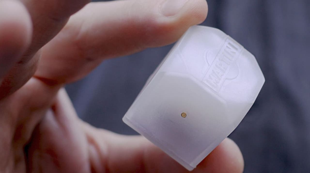 Smart ice cubes from Martini