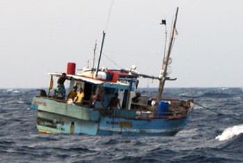 Navy arrests 15 fishermen engaged in illegal fishing