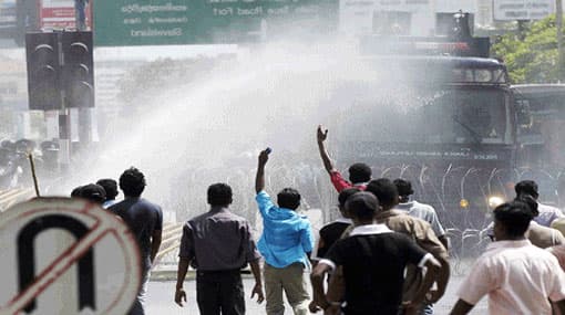 Court prevents protesters from entering Parliament road