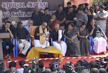 Rajapaksa trying to erase Tamils in Sri Lanka - Karunanidhi