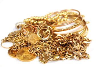 Five Indians nabbed with Rs.5 million in gold