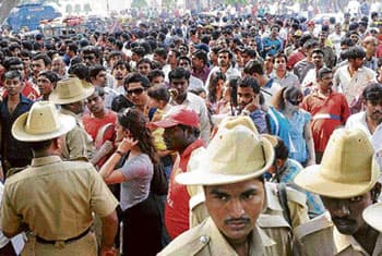Cops break up plan to protest at IPL match
