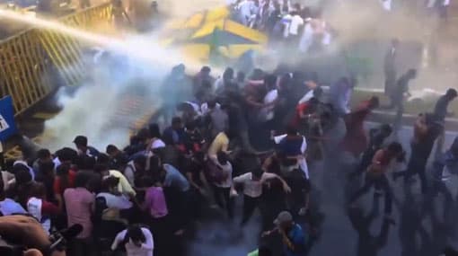 Tear gas used on IUSF protest against SAITM
