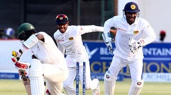 Zimbabwe bowl; both sides unchanged