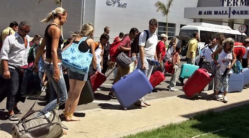 Russian tourists detained in Sri Lanka to leave country on Tuesday