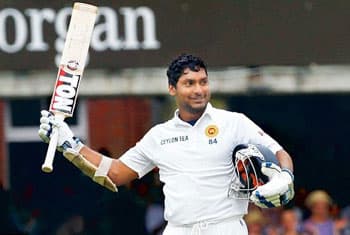 Sri Lanka hang on to draw thrilling first Test