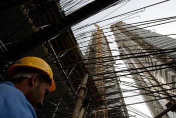 Lankans eyeing Gulf jobs warned against con agents