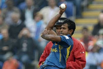 SL opt to bowl, Umar Gul back