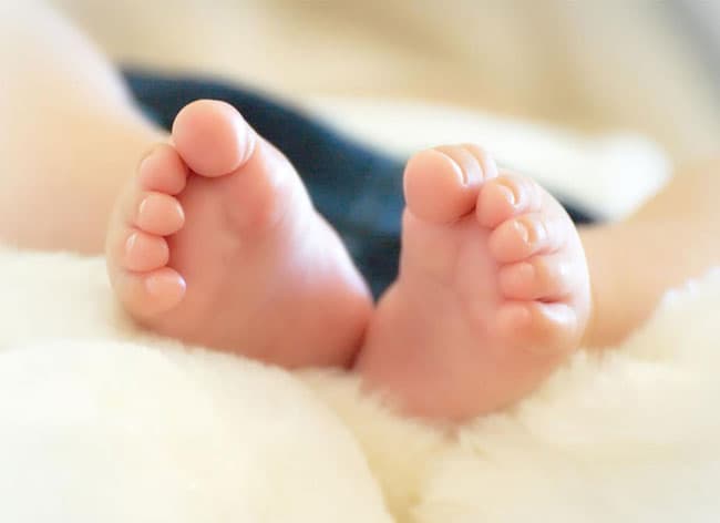 Sri Lankan woman deported for trying to sell one of her twin babies