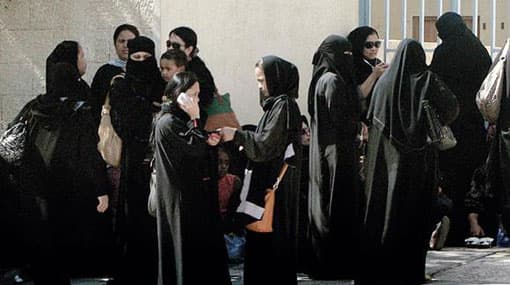 Saudi halts manual issuance of visas for house workers