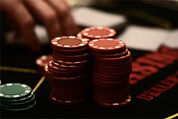 83 persons arrested at illegal gambling club in Colombo 7
