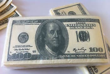 Man held with fake currency including US dollars