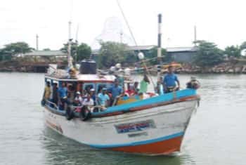 Lankan refugees arrive in India by illegal boat service