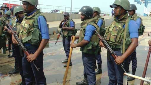 Sri Lanka Navy praised for rescuing ship at Hambantota port