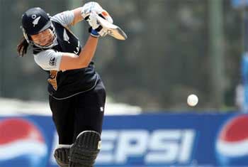 Kiwis beat Lankans in first Super Six match