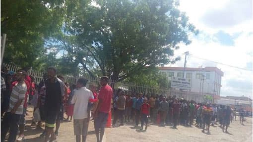 Papua New Guinea police open fire on student protest
