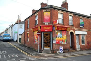 Sri Lankan shop owner robbed at knifepoint