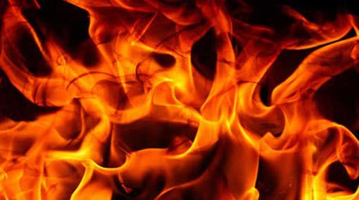 Fire breaks out at clothing store in Weligama