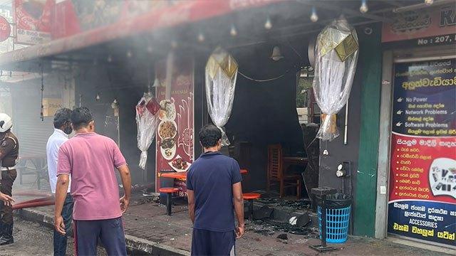 Four injured in restaurant fire near Thalawathugoda Junction