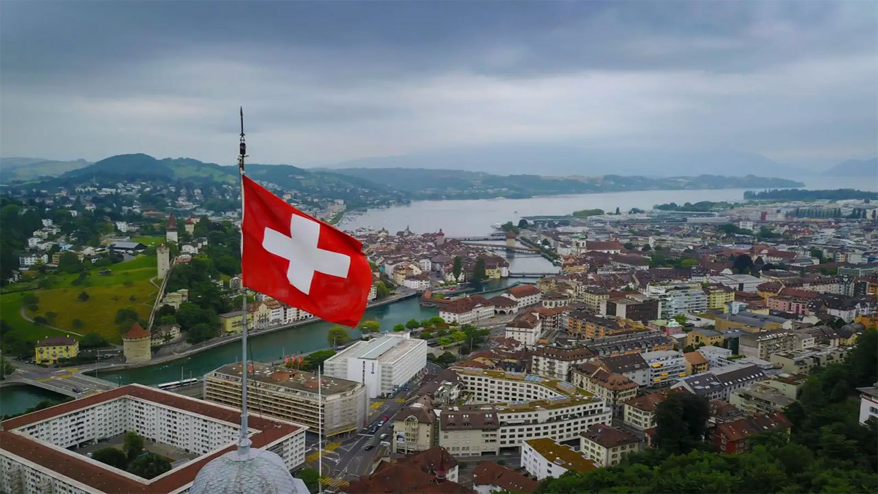 Switzerland to vote on plan to cap population at 10 million