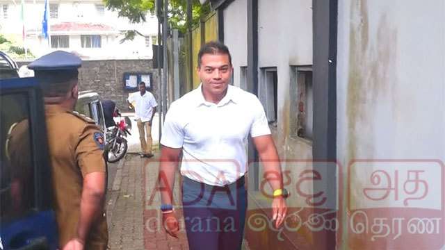 Yoshitha Rajapaksa arrives at Bribery Commission