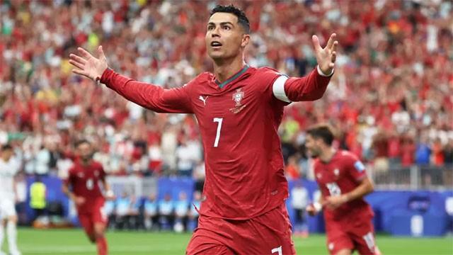 Ronaldo becomes first player to score in six World Cups as Portugal thrash Uzbekistan 5-0