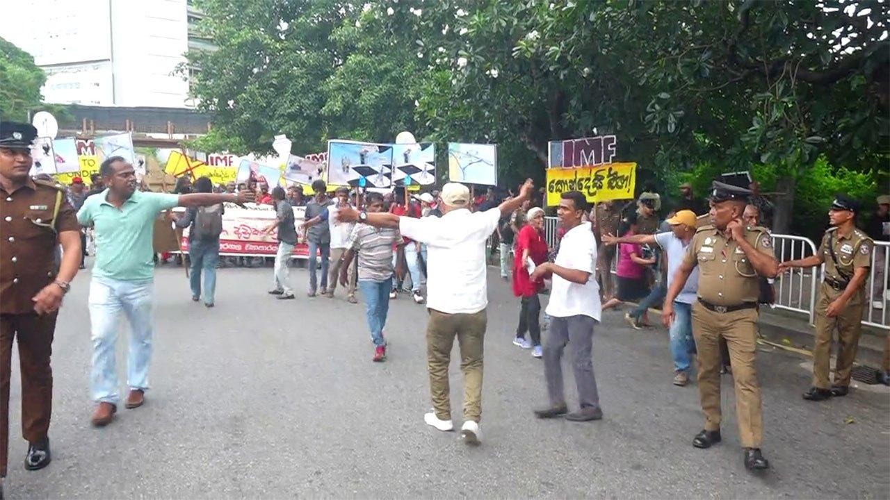 Tense situation during ‘Jana Aragala’ protest in Fort