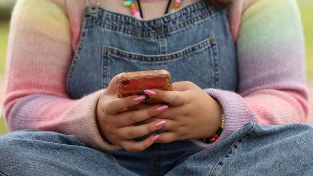 Australia considers tougher enforcement of social media ban for teens