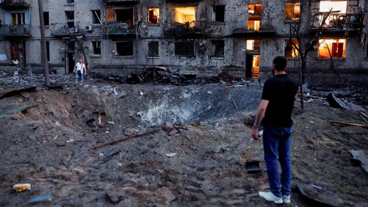10 killed in large-scale Russian missile and drone strikes on Kyiv