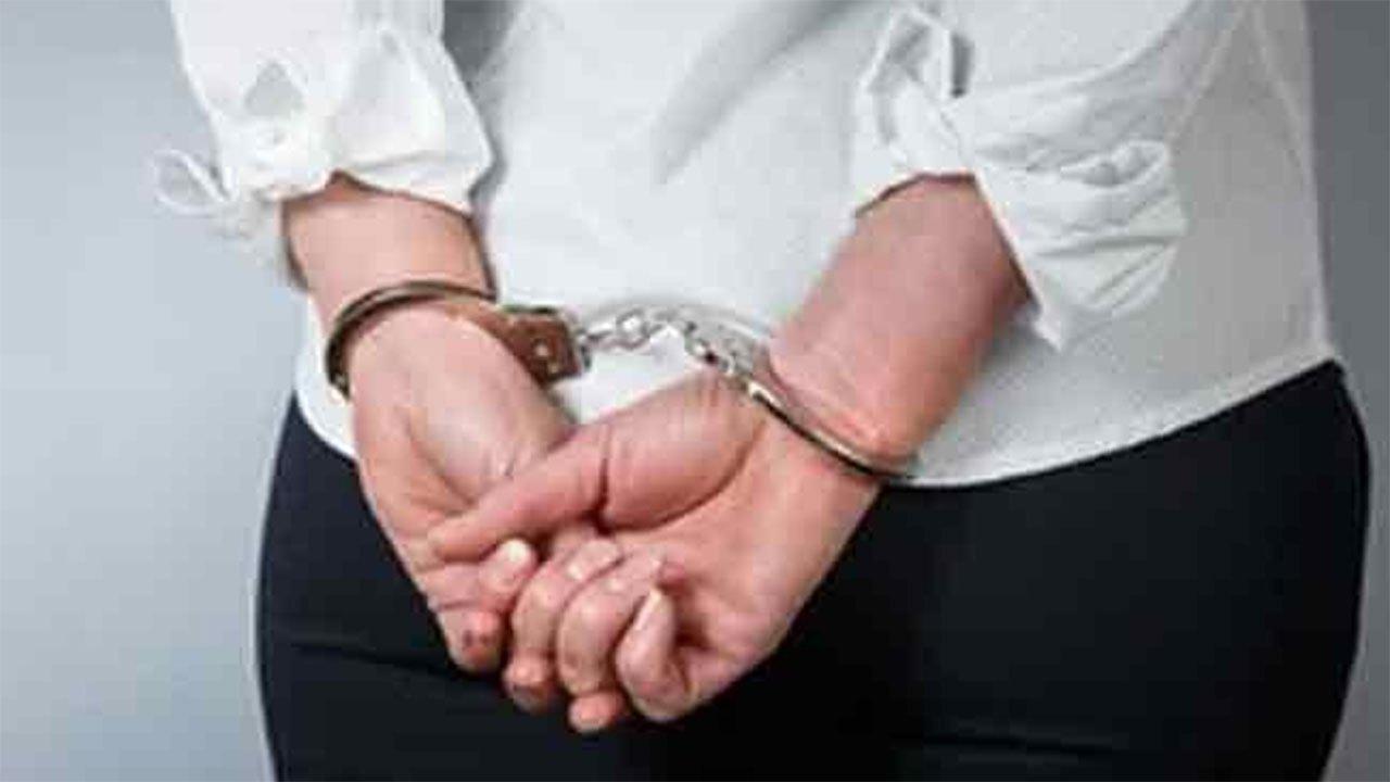 Woman with 10 previous offences related to illegal liquor trade arrested with heroin