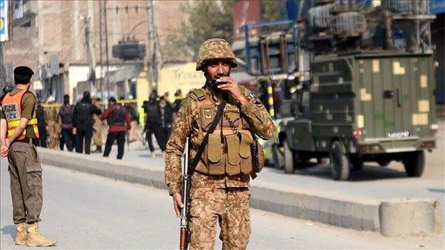 9 police personnel killed in militant attack in southwestern Pakistan