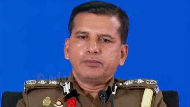 Security forces opened fire after inmates breached prison barriers, says Prisons Chief
