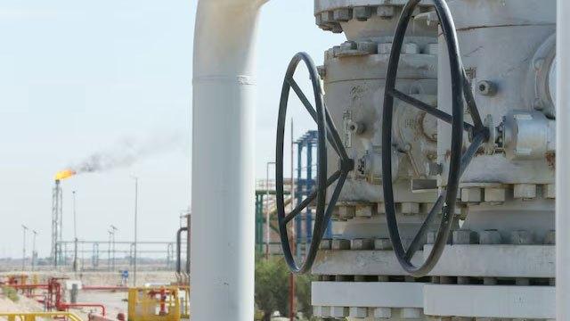 Oil jumps 3% after US, Iran escalate strikes in Mideast