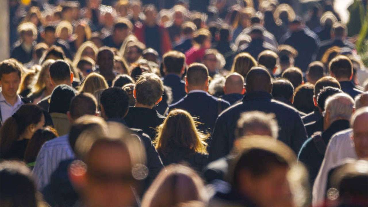 EU population to peak in 2029 before long-term decline