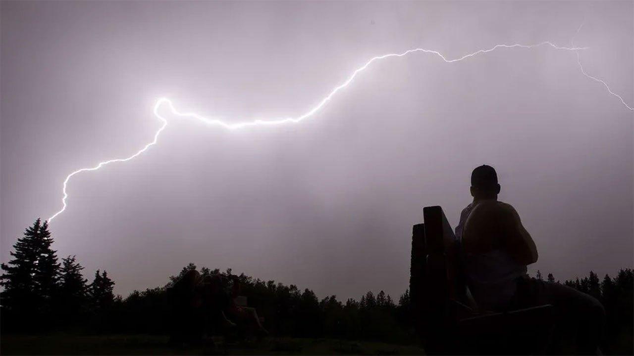 Over 50 people die from lightning strikes annually in Sri Lanka: expert warns