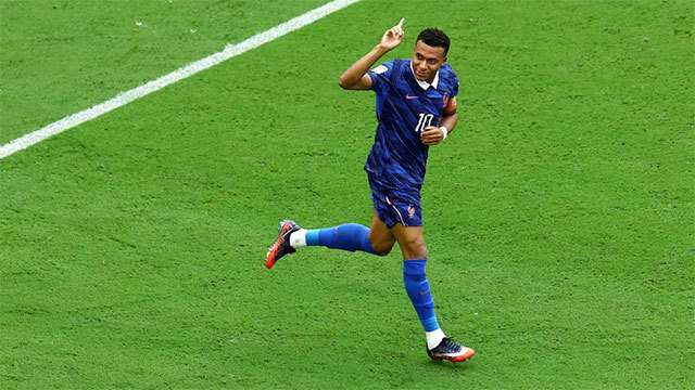 France's Mbappe becomes World Cup's all-time top scorer